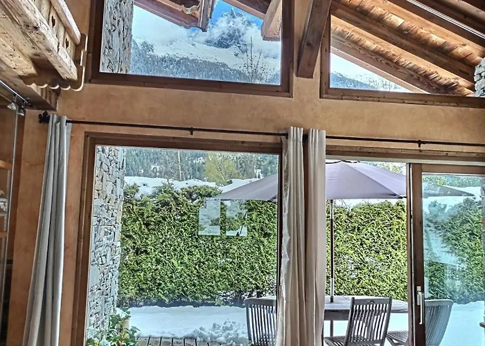 Chalet Spacieux A Pour 9 Vue Panoramique Mont-blanc Jardin & Parking Chamonix Mont Blanc