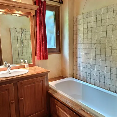 Spacieux à Pour 9 – Vue Panoramique Mont-blanc, Jacuzzi, Jardin&parking *