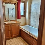 Spacieux à Pour 9 – Vue Panoramique Mont-blanc, Jacuzzi, Jardin&parking Chamonix