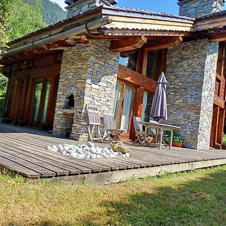 Chalet Spacieux A Pour 9 - Vue Panoramique Mont-blanc, Jacuzzi, Jardin & Parking